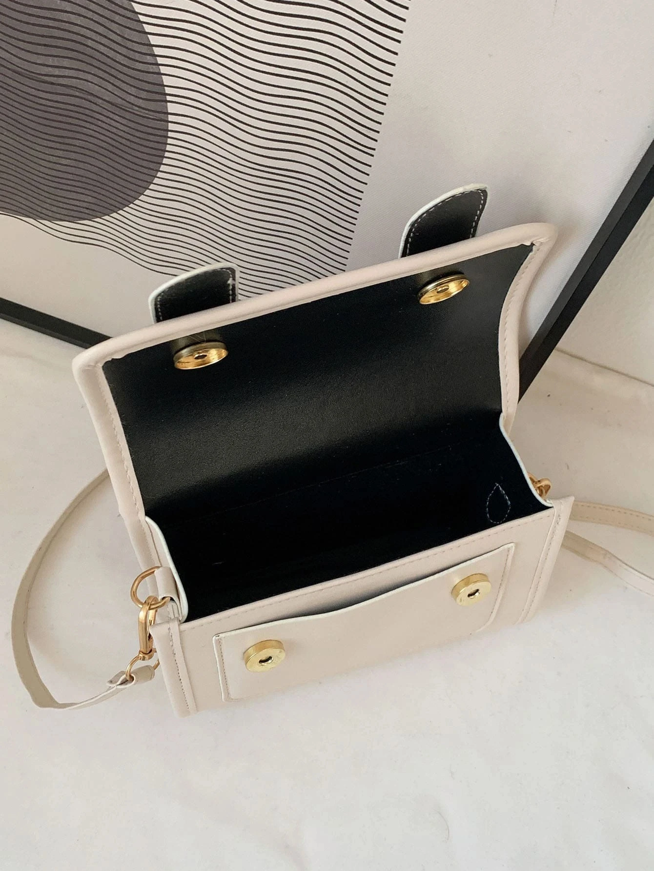 Mini Minimalist Buckle Decor Flap Fashionable Square Bag Crossbody Bag Retro Lightweight Satchel Bag Handbag For Girls Women