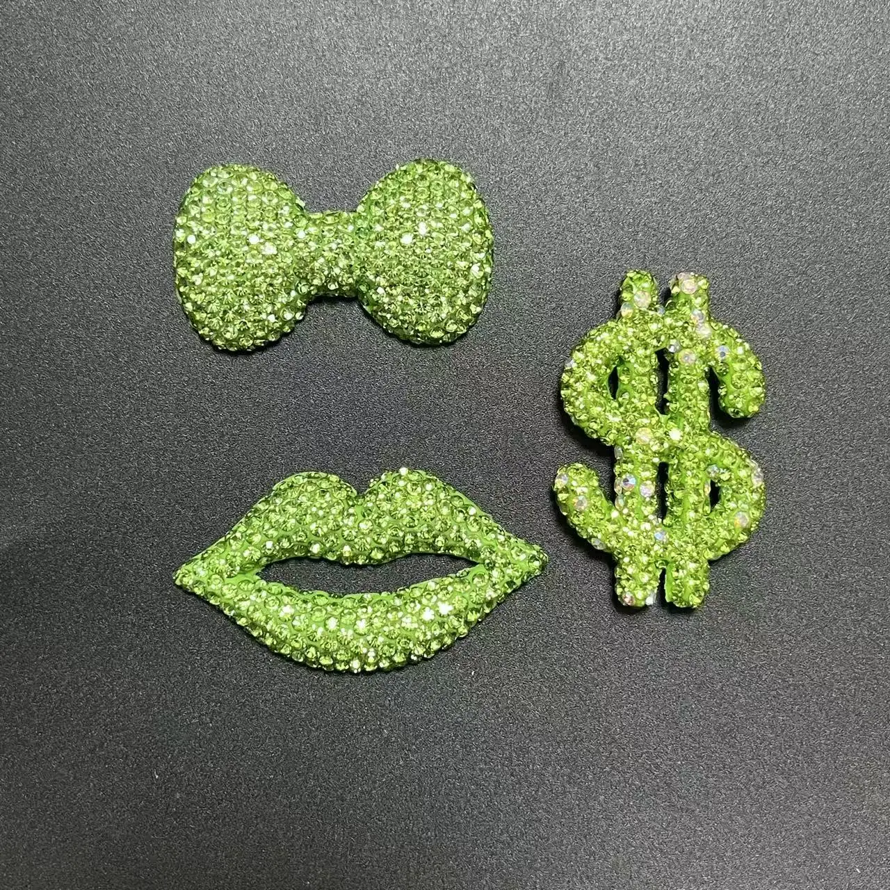 

2Pcs Youthful Gorgeous Green Lip Dollar Sign Bow Full Rhinestone Flat Back Decorations Junk Phone Case Charms Diy Handcrafts