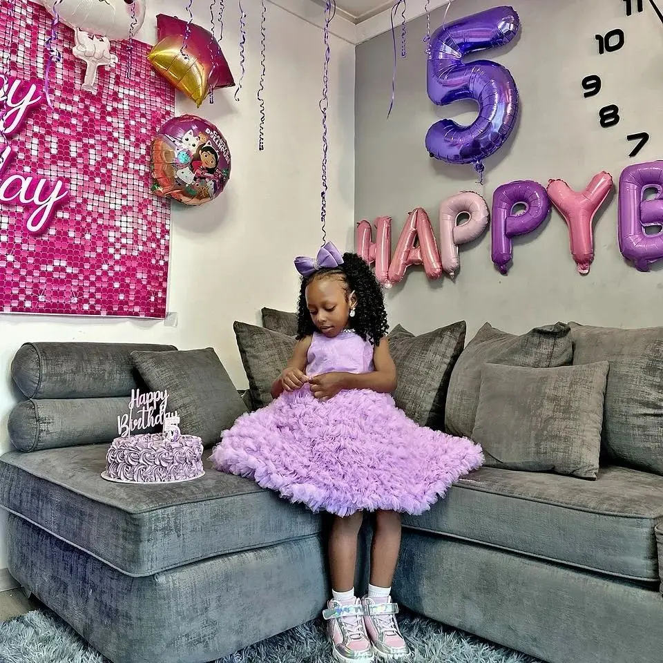 فساتين قصيرة للفتيات على شكل زهرة لحفلات الزفاف، فساتين عيد ميلاد مكشكشة مخصصة، فستان الأميرة للحفلات الراقصة لالتقاط الصور