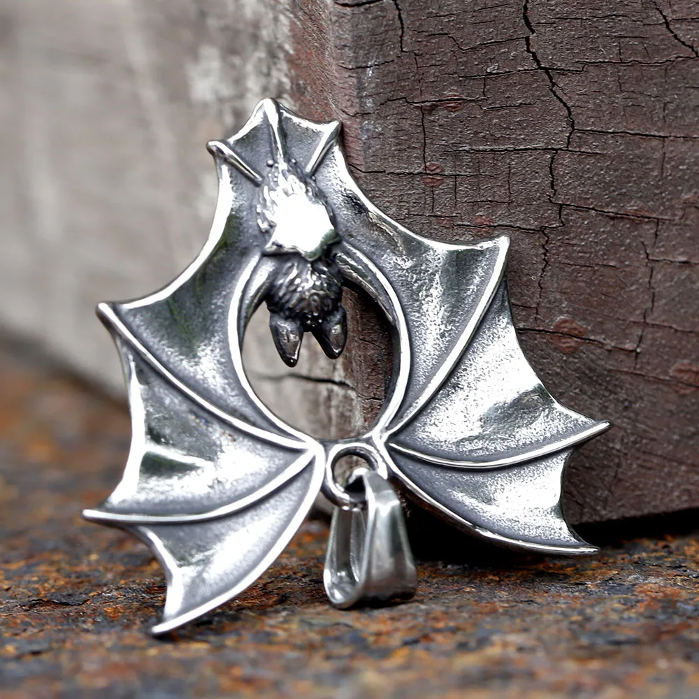 2023 New Design Stainless Steel Bat Pendant Detailed Necklace Punk Biker Animal Jewelry High Quality Gift Accessories