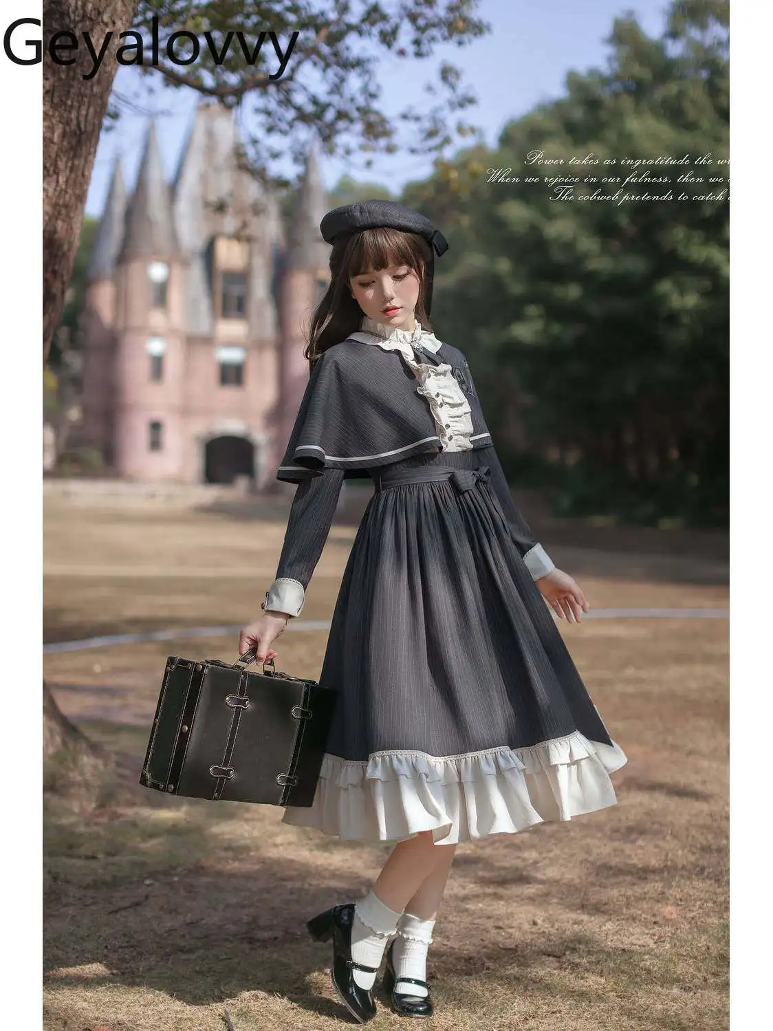 

Элегантное платье-накидка в британском стиле с бантом, длинными рукавами, стройнящее, средней длины, и накидка-кейп для милых девушек