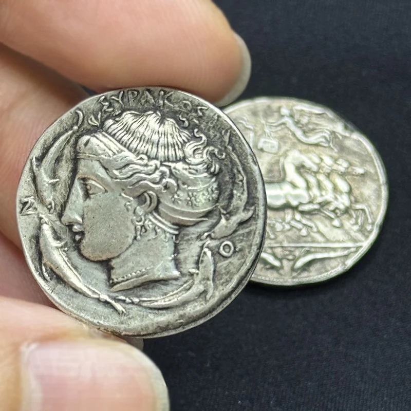 The ancient Greek goddess of the moon, Syracuse, replicated coin and can collect commemorative coin of fairy carriages