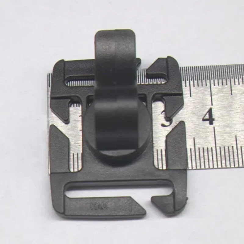 2/4PCS Rotatable Drinking Tube Clip MOLLE Hydration Bladder Straw Hose Webbing Clip for Water Pack - view 4