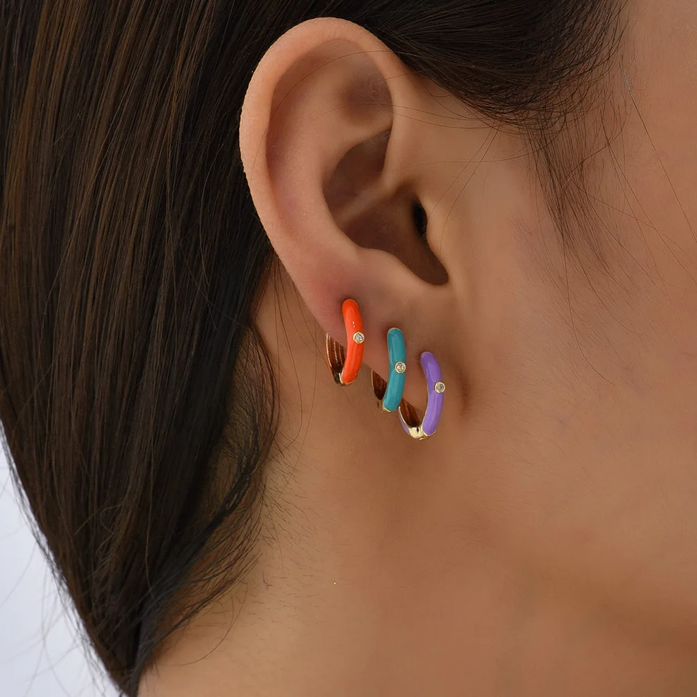 Ensemble de boucles d\'oreilles rondes multicolores Boho Huggie pour femmes, boucles d\'oreilles créoles, pendentif coeur et étoile, bijoux mignons