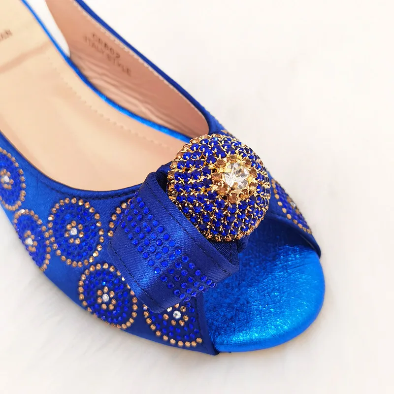 2022 Italian Design Nigerian Fashion Party Blue Color Ladies Shoes and Bag Set With Rhinestone and Metal Decoration