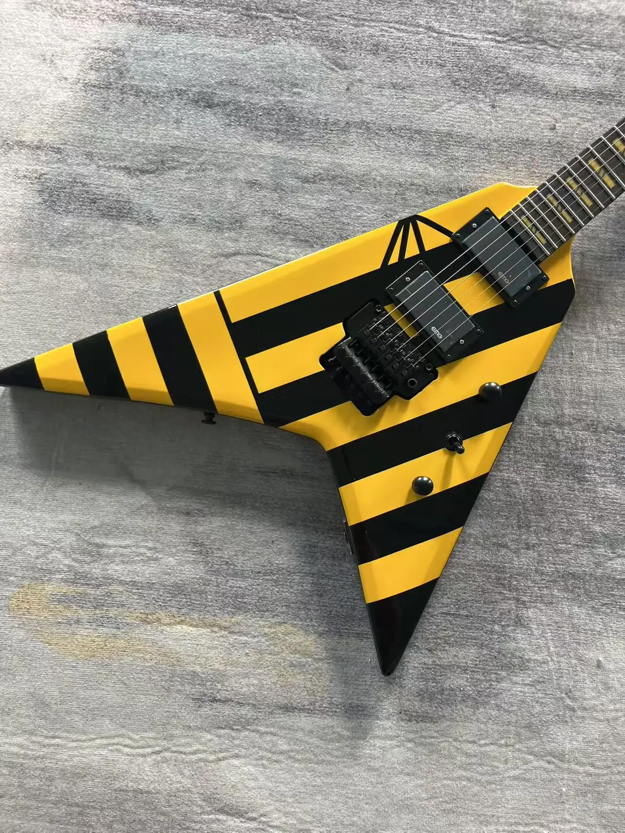 Irregular Electric Guitar Yellow Black,HH Pickups, Old-fashioned Hard Rock Mahogany Body,Tremolo Bridge
