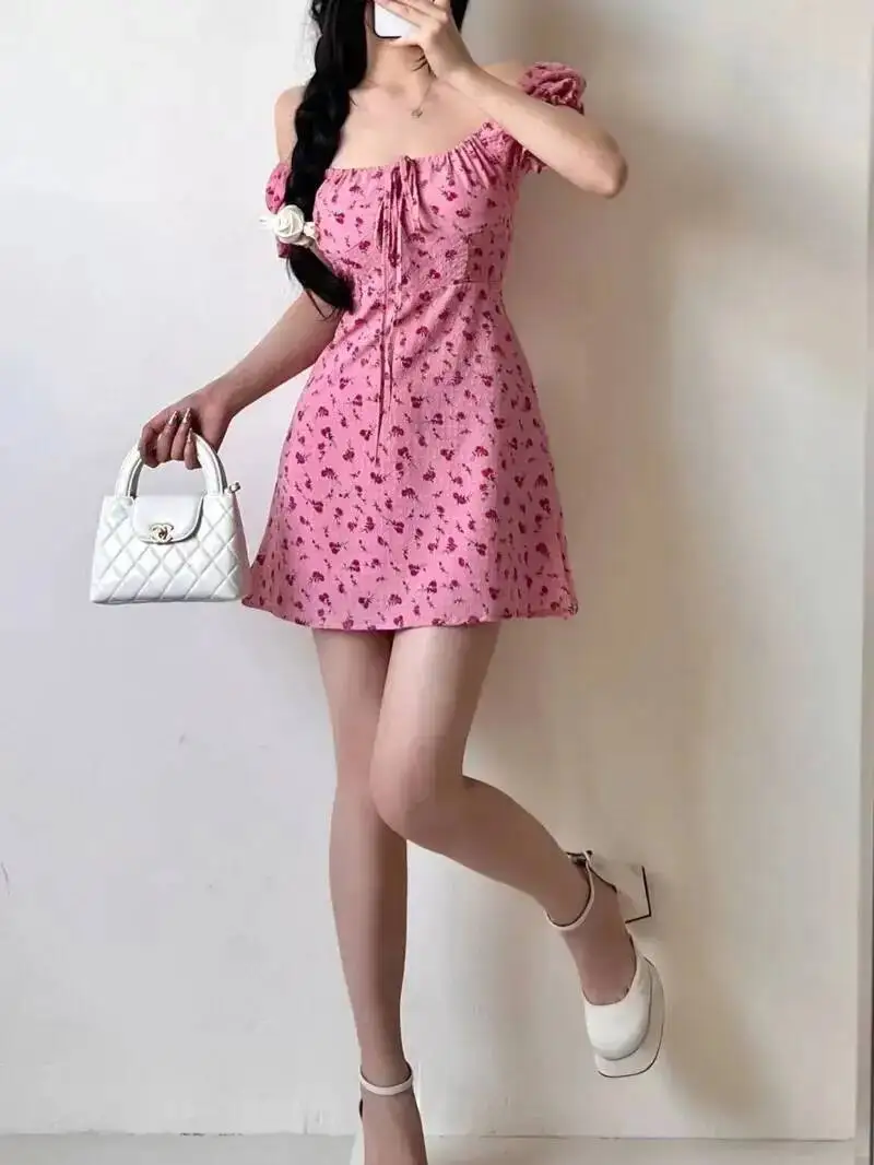 Abito floreale con colletto quadrato rosa rosa Elegante estate 2025 Nuova moda Bellissimo stile vacanza Bellissimo abito Top dolce GPU7