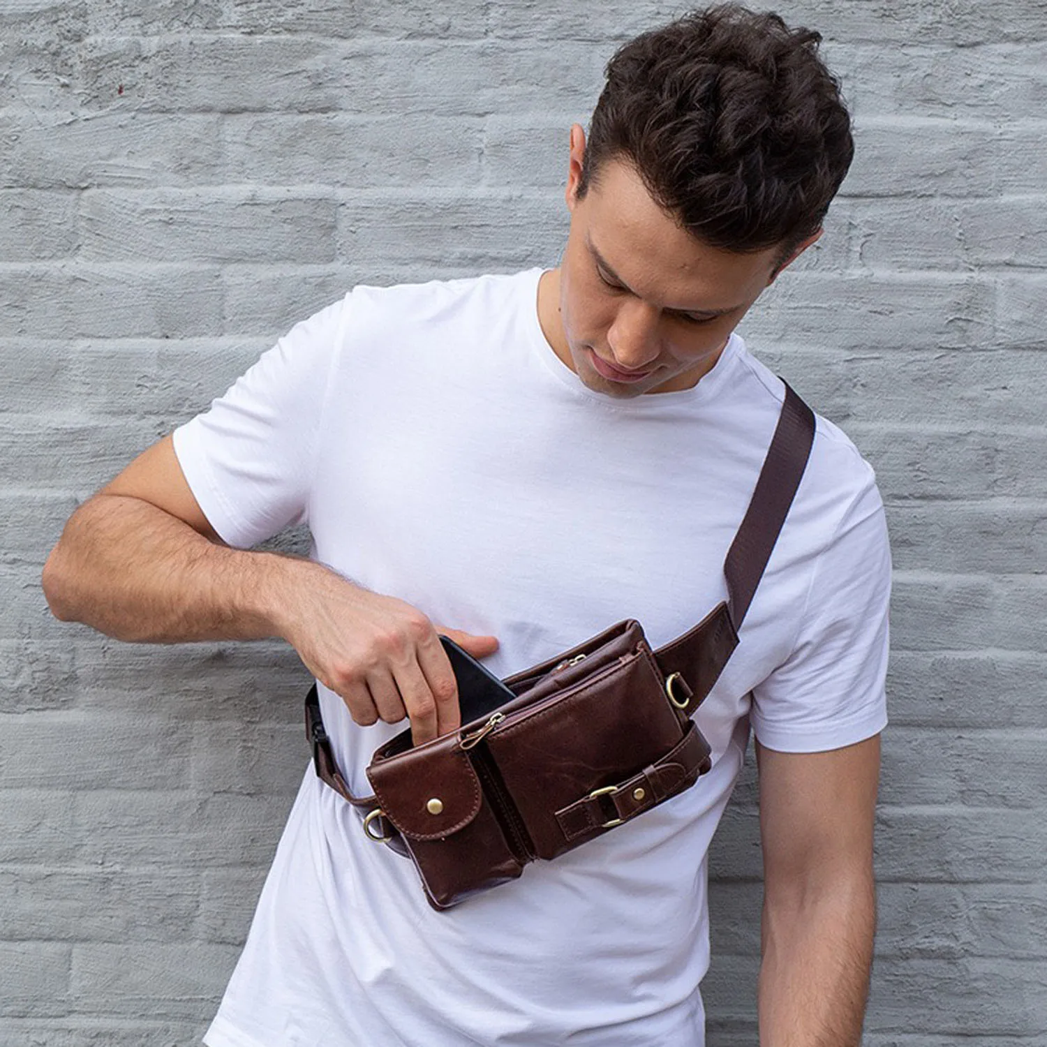 

Men's Retro Genuine Leather Waist Bag, Outdoor Crossbody Bag, Chest Bag, Multifunctional Cowhide Wear-Resistant Phone Bag, Casual Wear-Resistant Versatile Bag, Brown