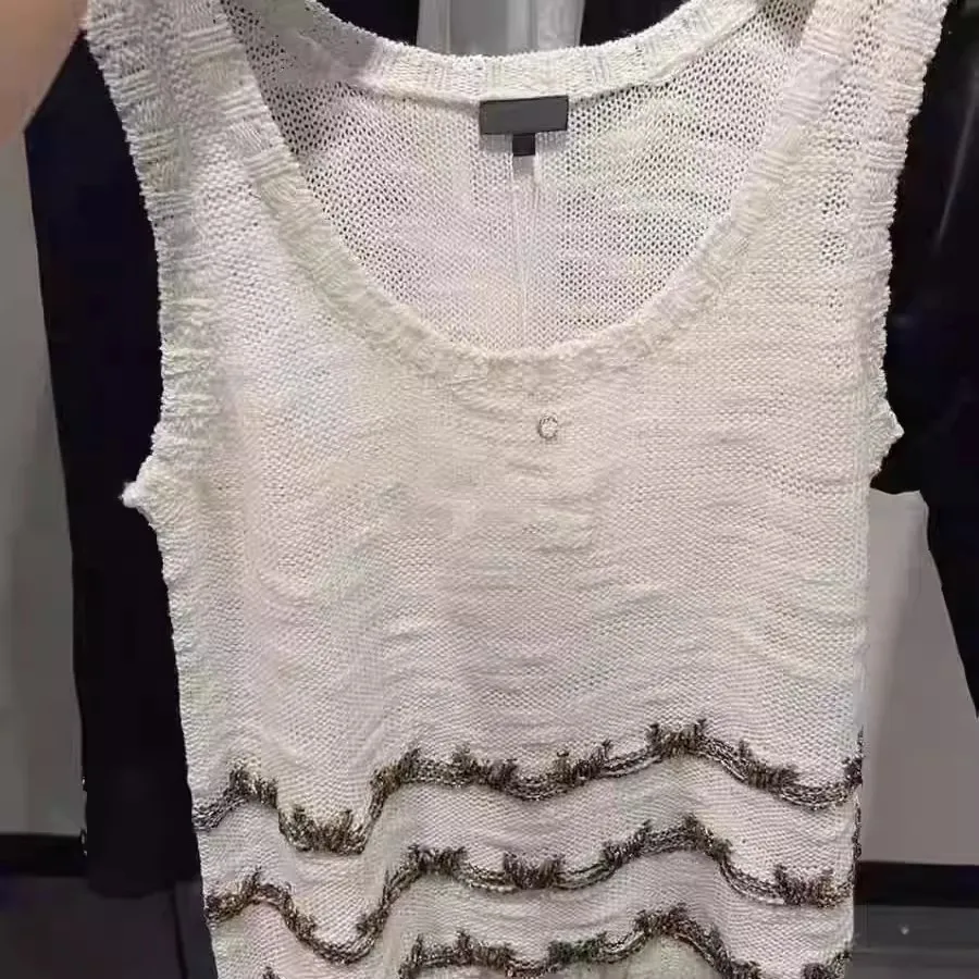 

25 summer new style, age reducing, versatile, slimming, contrasting color knitted camisole top