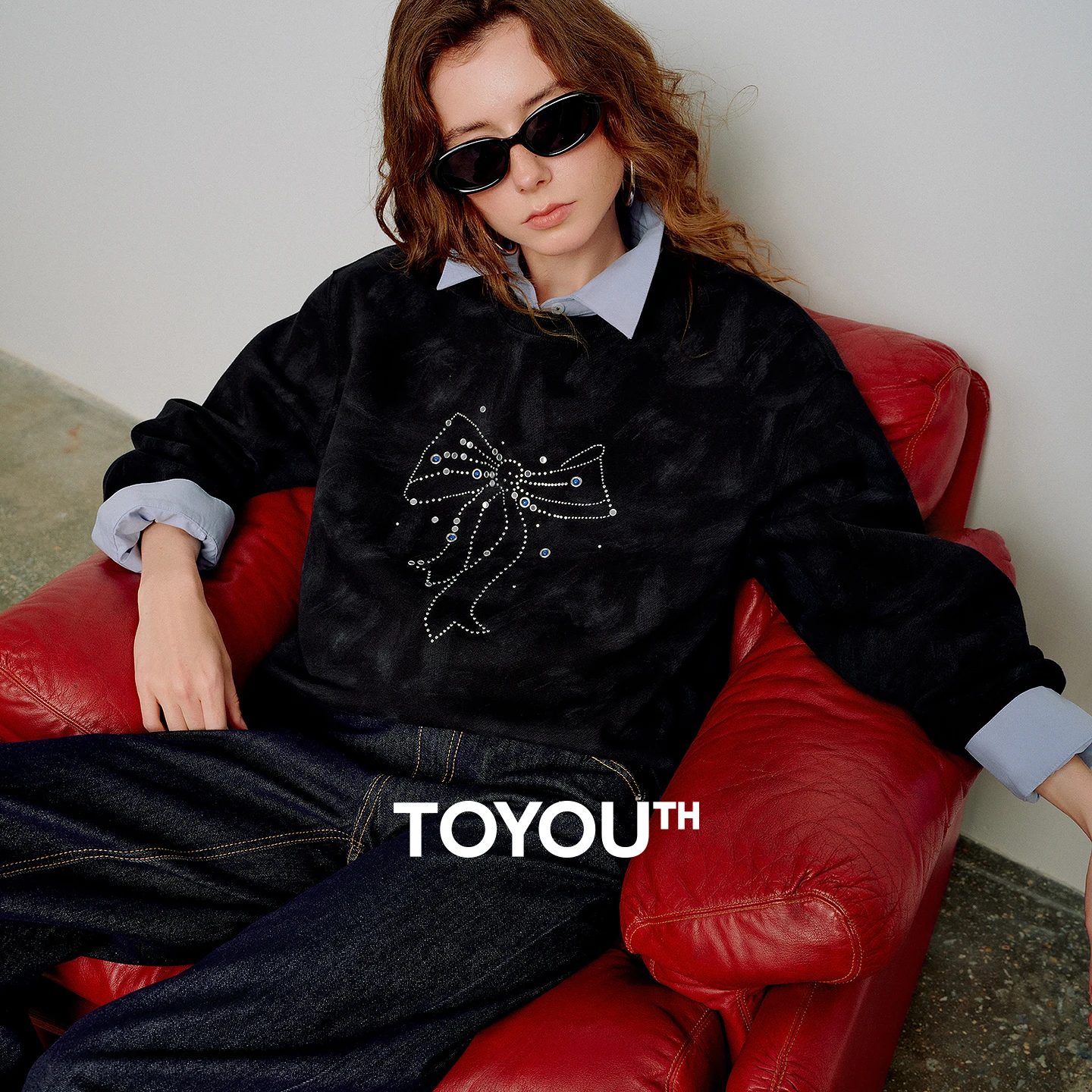 

TOYOUTH женские хлопковые толстовки в стиле батик, весна 2026, новые свободные черные топы с круглым вырезом и бантом со стразами