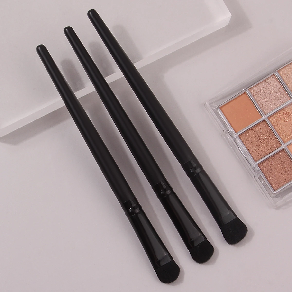 Hot-selling 3-piece eye makeup brush set: Soft-bristled eyeshadow brush, concealer brush, professional eye makeup detail brush