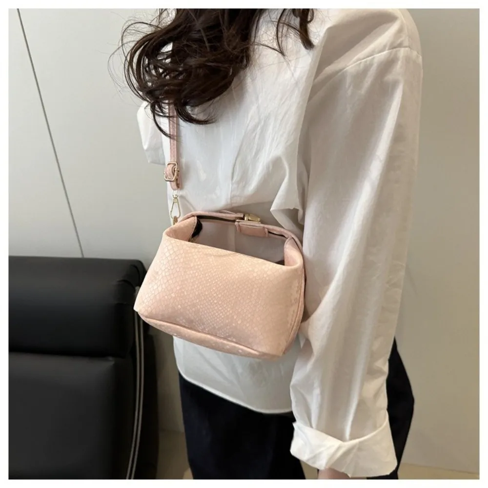 أنيق بلون حقائب يد بو الجلود المرأة المنسوجة المتشرد حقيبة صغيرة تخفيف حقيبة كتف الإناث