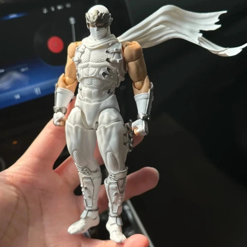 

В наличии: Фигурка Рю Хаябуса (белая версия) из серии Revoltech Amazing Yamaguchi от Kaiyodo, первая партия от AC Factory.