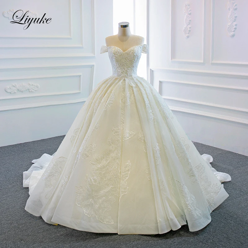 

Liyuke Elegant Sweetheart Off The Shoulder Ball Gown Wedding Dress Beading Pearls Embroidery Lace