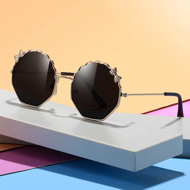 Thumbnail 2 - #6 Cheap Outdoor UV Sunglasses Worth Buying