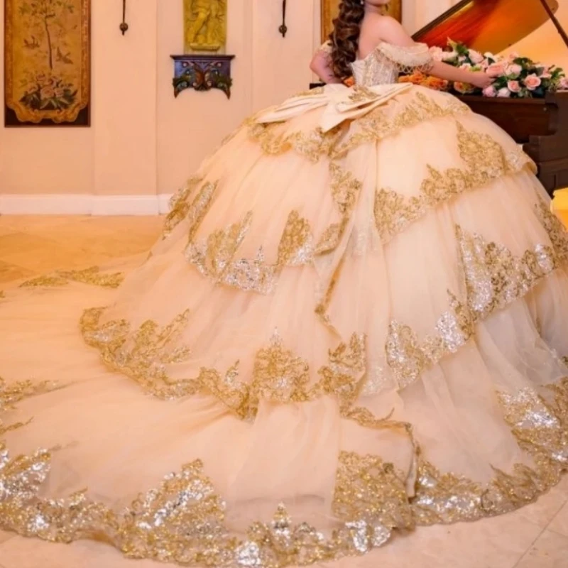 

Luxury Mexican Women Wedding Party Dresses Ball Gown Cap Sleeve Crystal Tiered Tulle Prom Occasion Quinceanra 15 16 Customized