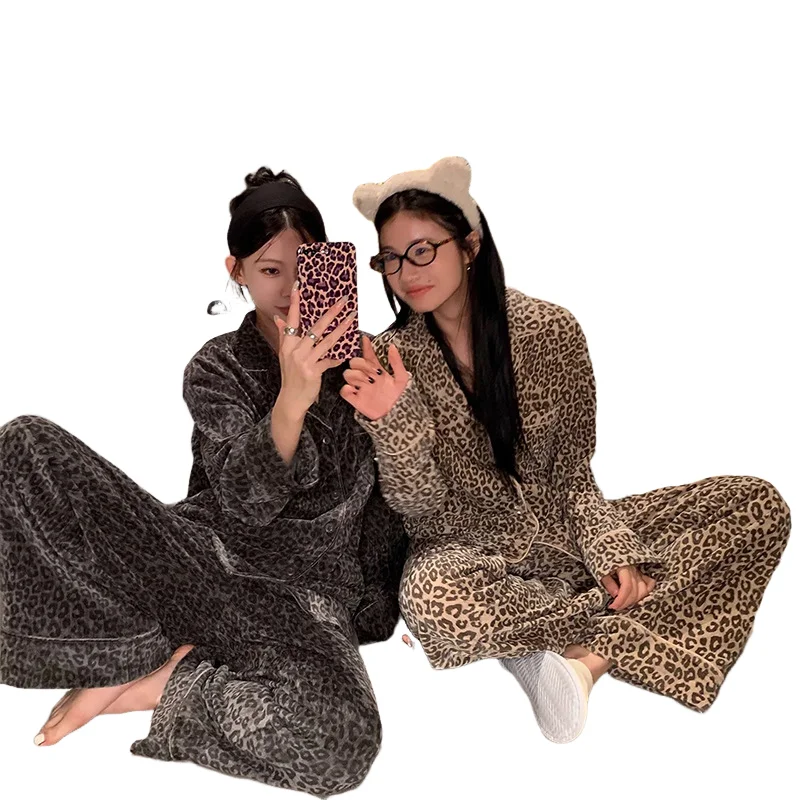 

Женская одежда, бархатные флисовые пижамы, осенне-зимняя новая модель, кардиган с леопардовым принтом, утепленный свободный комплект домашней одежды с лацканами