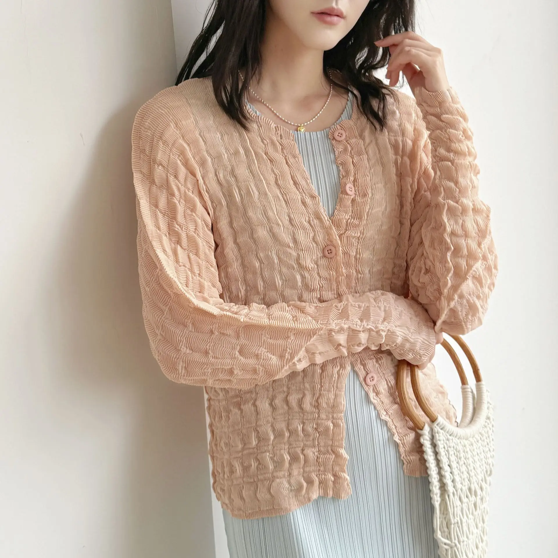 

Новая женская плиссированная блузка-кардиган Miyake с пуговицами, однотонная, с длинным рукавом, свободного кроя, повседневная, элегантная, дышащая, для летнего отпуска, шикарная