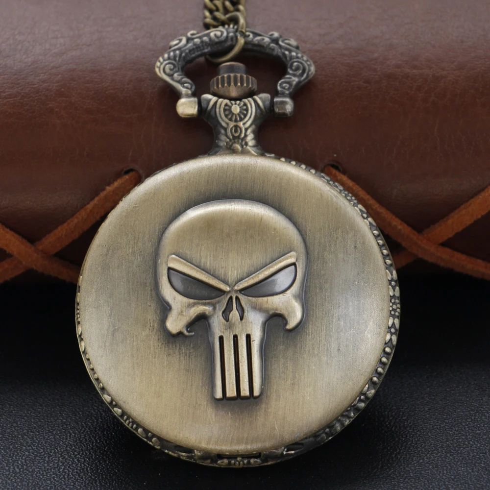 Bronze Villain Superhero Quartz Pocket Watch Exquisite Vintage Necklace Chain Watch Pendant for Men and Women Holiday Gifts