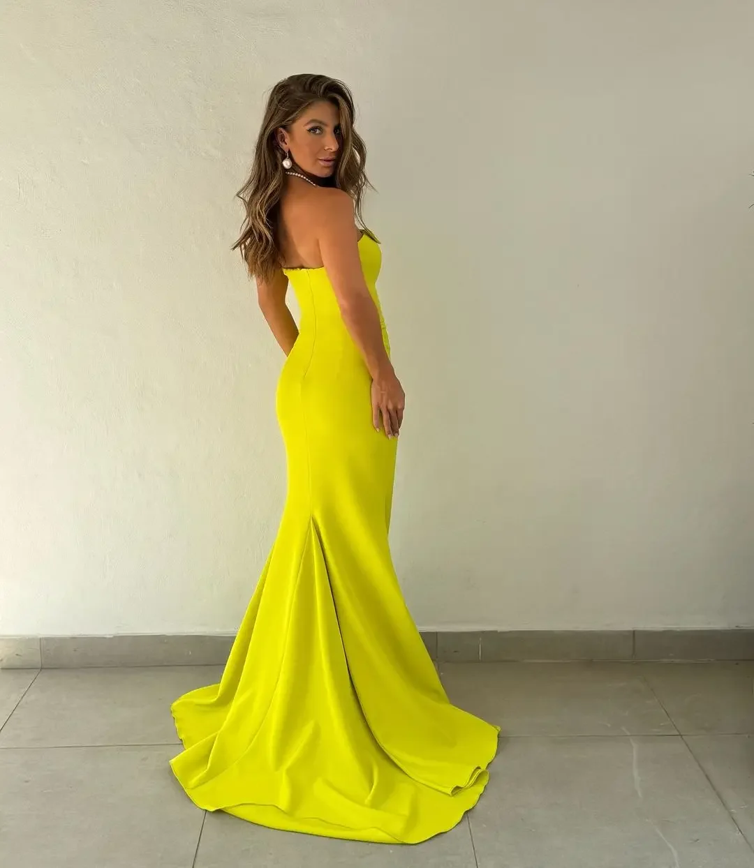 customized Elegant Mermaid Sleeveless Prom Dresses Strapless Pleated Floor Length Party Dresses Evening Dresses