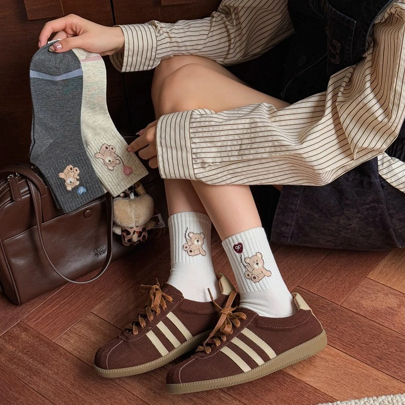 

Autumn New Women Socks Embroidery Bear Japanese Kawaii Cartoon Cute Socks Cotton Knitted Harajuku Vintage Streetwear Long Socks