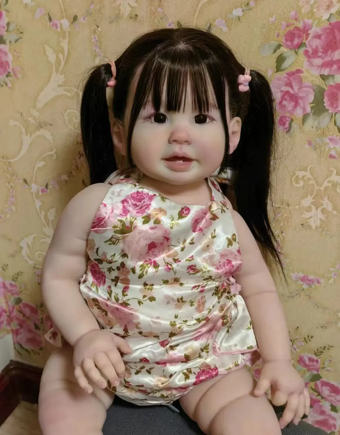 St.Store Personalizowana, limitowana edycja, 28-calowa lalka Reborn Teegan z ręcznie przyszytymi, czarnymi włosami, gotowa lalka, prezent na Boże Narodzenie