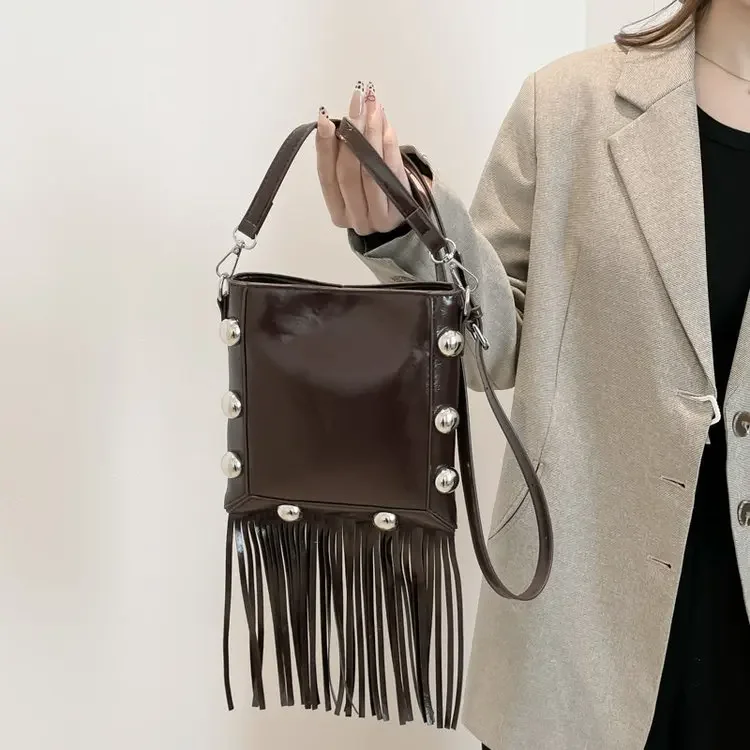 

PU Tassel Solid Color Shoulder Bag Rivet Hasp 2025 Hot Sale Bags for Women Popular Fashion Versatile Ethnic Crossbody Bag