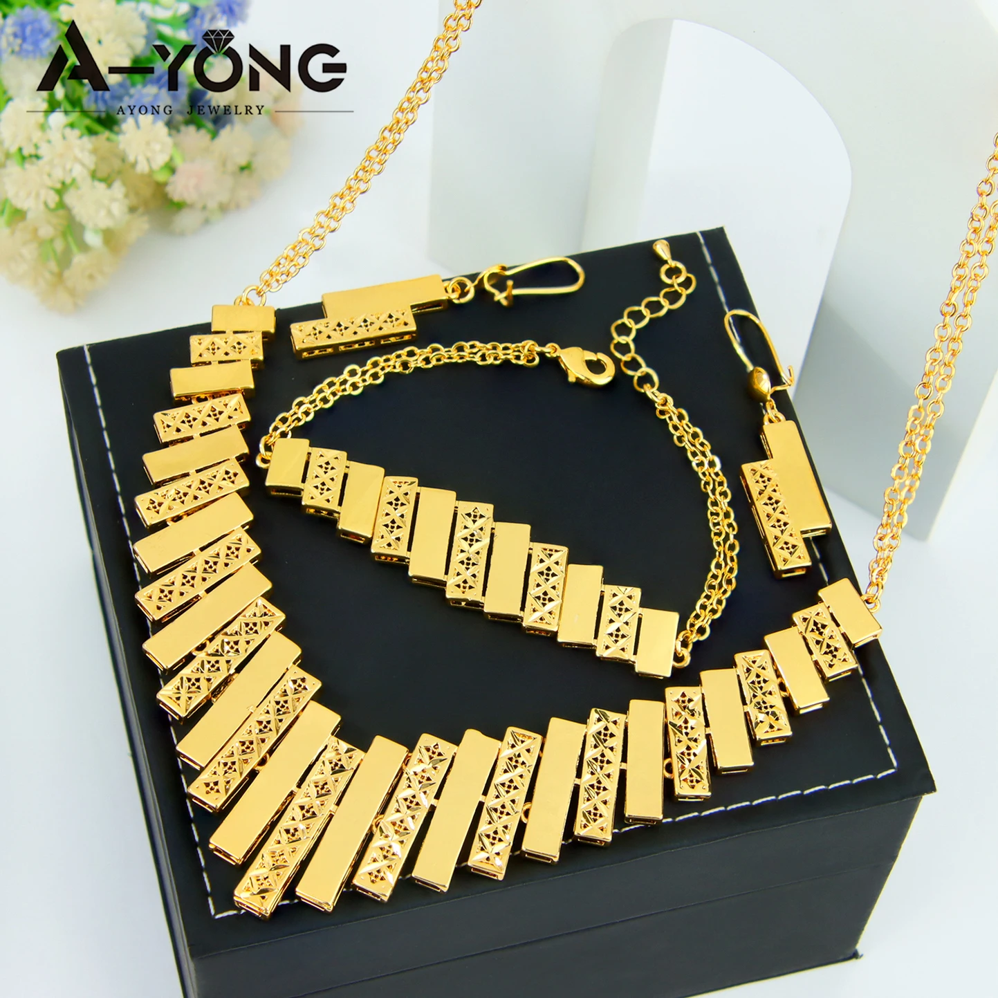 Dubai Mode-Schmuckset 24k Vergoldet Arabisches Unregelmäßiges Geometrisches Halsketten-Armband-Ohrringe-Set Nahost Damen Vintage-Schmuck – Detail 4