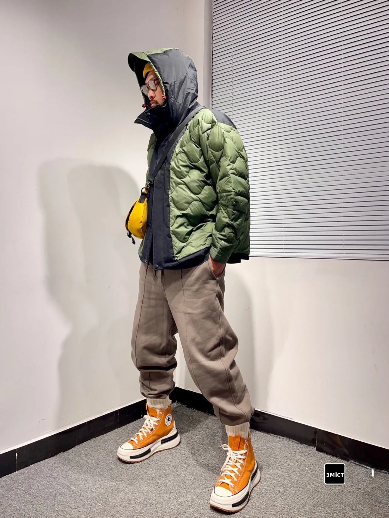 UE Pioneer Design Series Patchwork Logo Printed Zipper Embroidered Hooded down Jaet Youth Faion White Du Feather