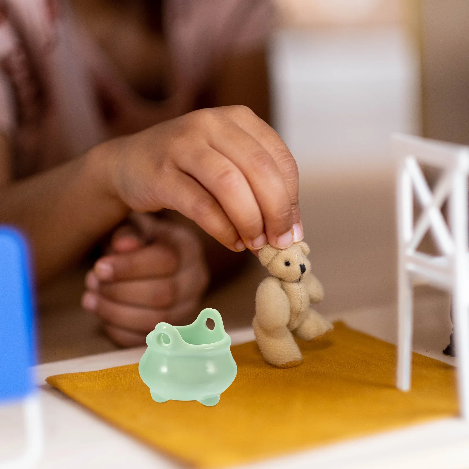 

10pcs Mini Cauldron Pots for Halloween Crafts Decorations Kids Party Favors St Patrick Day Treat Holders Witch Kettle Ornaments