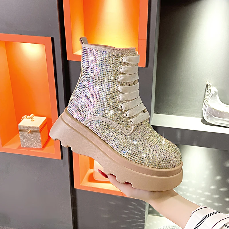 

Новые модные блестящие роскошные женские ботинки, женские ботильоны на толстой плюшевой платформе, зимняя дизайнерская теплая обувь с водными бриллиантами