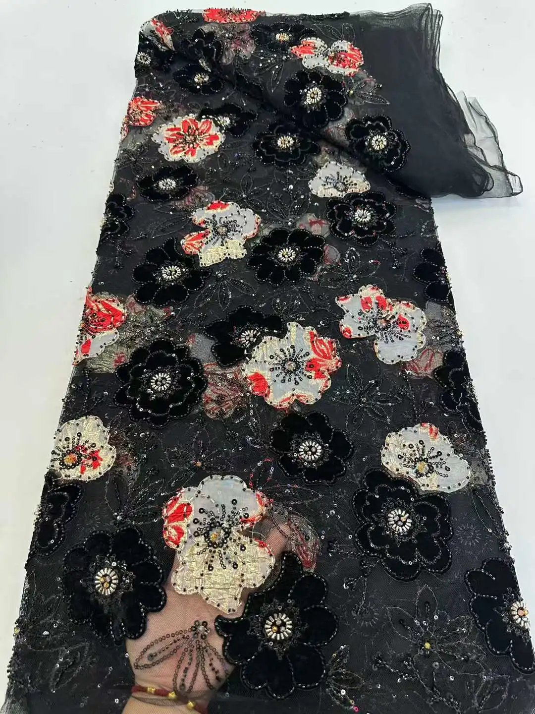 

2025 Newest French Velvet Beaded Lace Fabric African Sequins Mesh Lace Fabric for Sewing Bridal Gowns Wedding Dresses