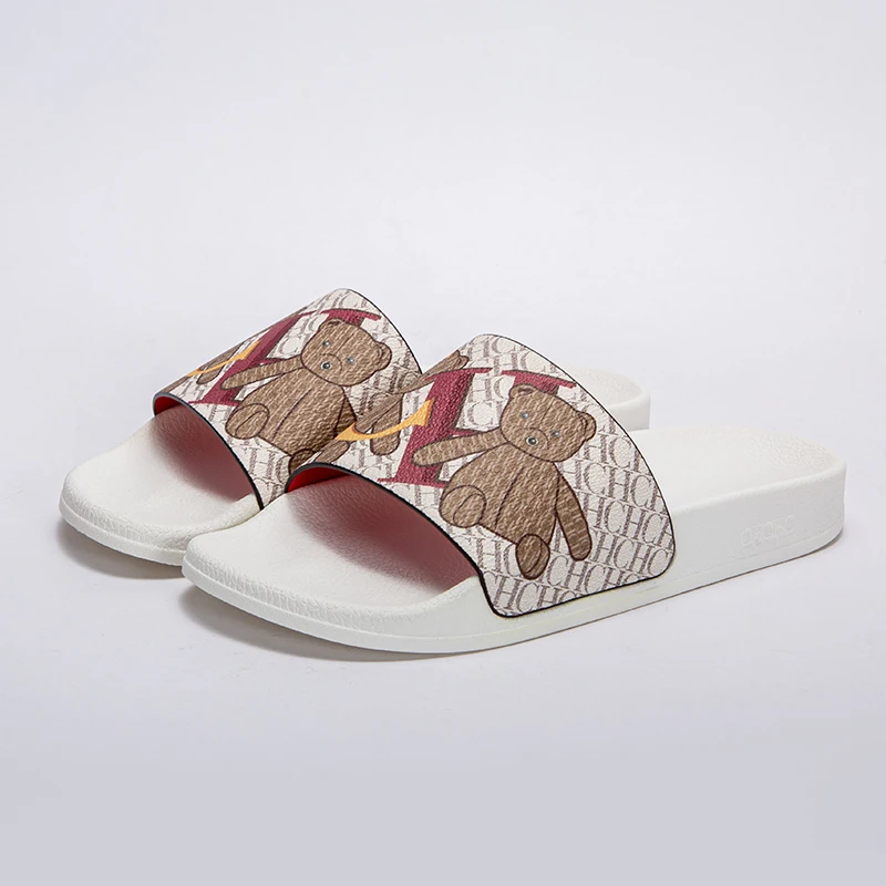 Fashionable and Exquisite Craftsmanship Women\'s New 2024 Slippers PVC Material Bear Pattern Outdoor Casual Flat Bottom Slippers