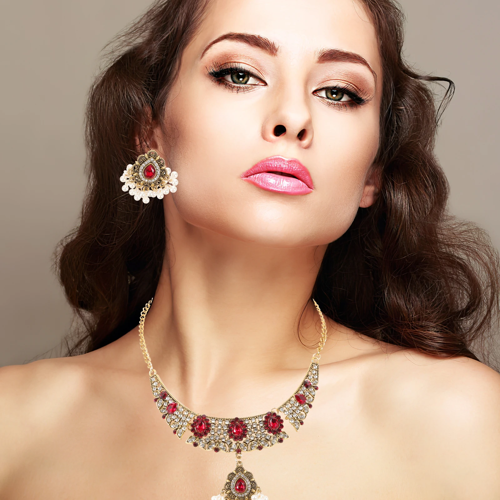 

Water Drop Gem Necklace Retro Vintage Earrings for Women Girls with Rhinestones Jewelry