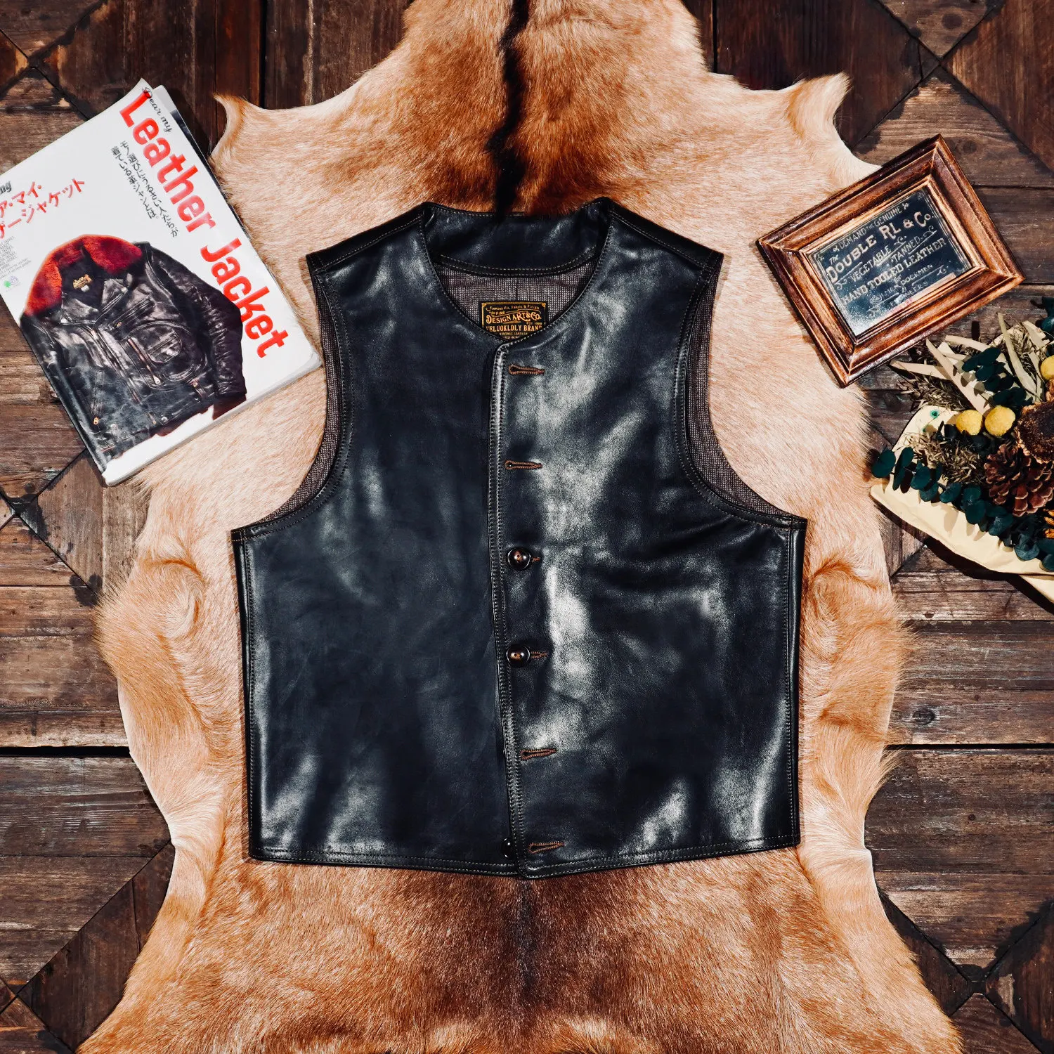 Classic Japanese crew neck locomotive leather horse leather slim fit retro tooling vest
