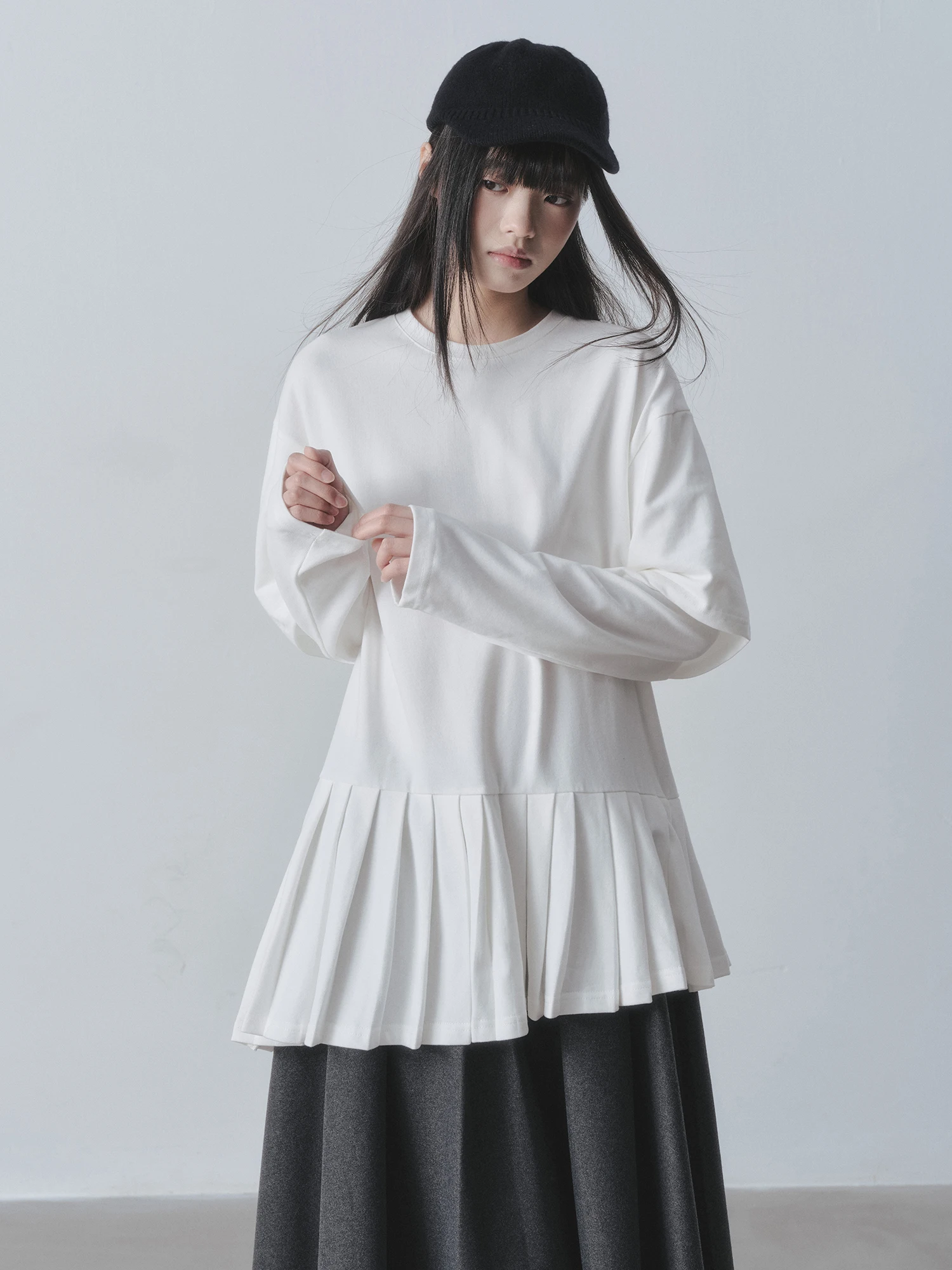 

Dirl Asymmetric Design Loose Slimming Long Sve round Ne T-irt Midi Length Splice White Cotton Commute Sle for Ladies