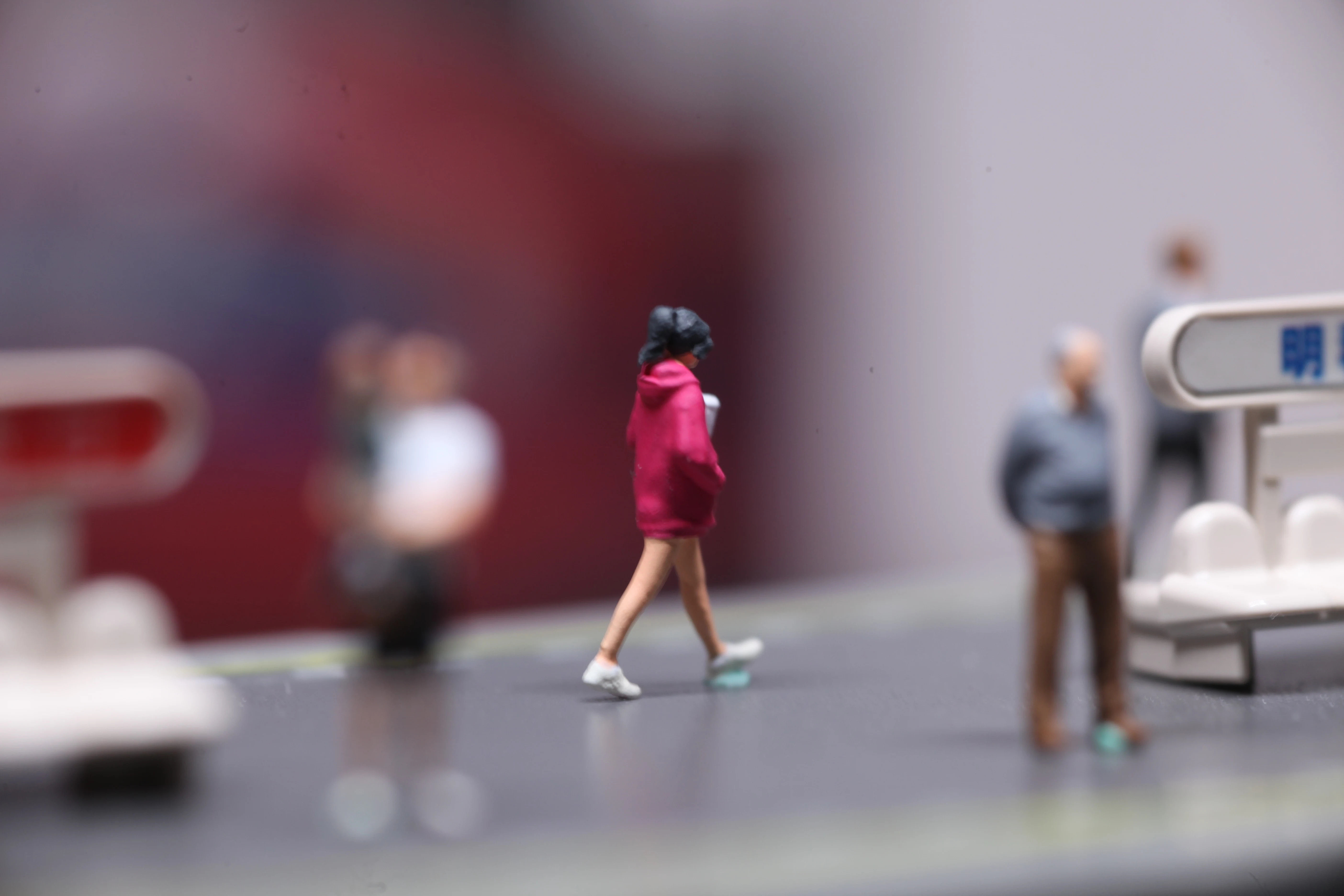 1/160 N GAUGE train model scene miniature coffee girl