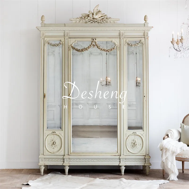Retro-Kleiderschrank aus französischem Massivholz, luxuriöser, handgeschnitzter alter Kleiderschrank im europäischen Hofstil mit Spiegel und Stauraum, antike Möbel