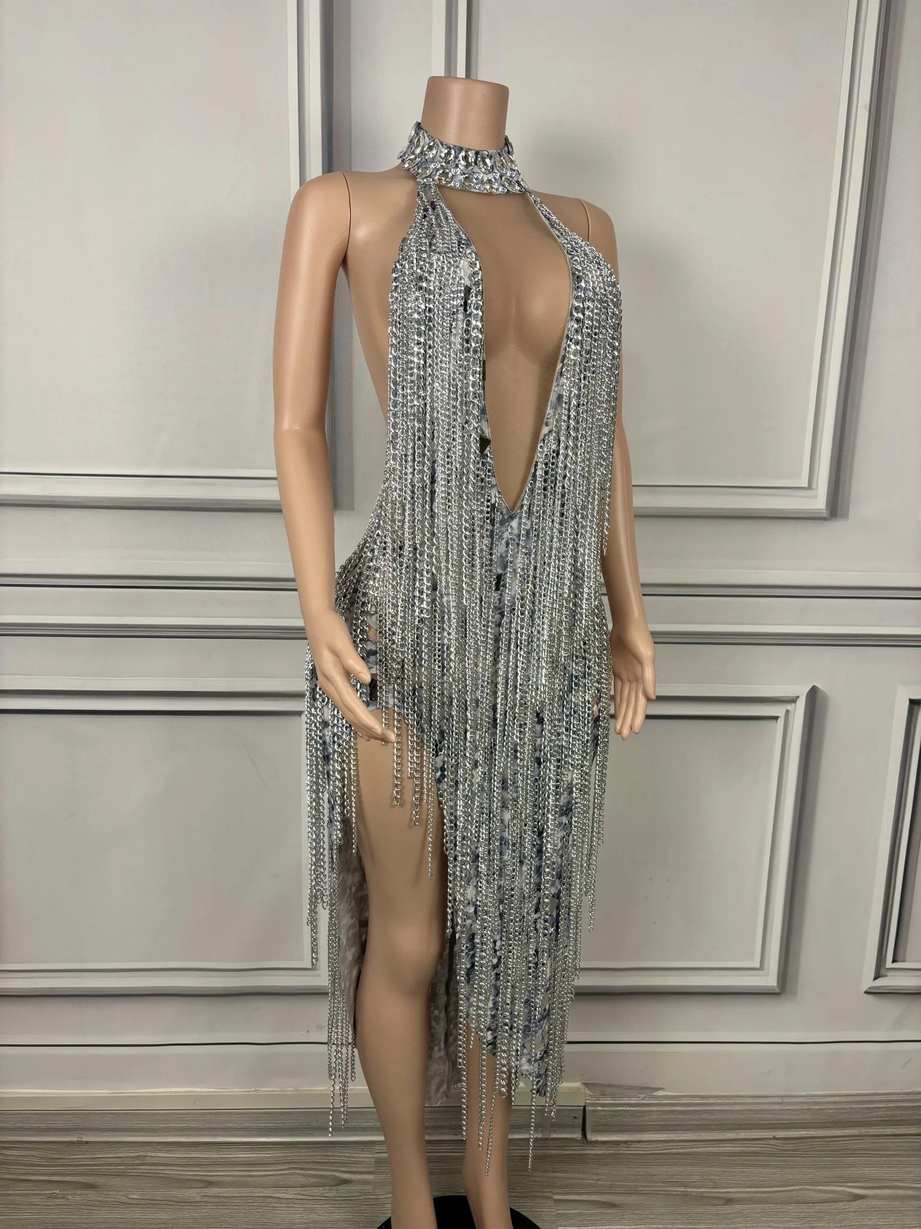 Sexy Sprinting Halter Backless Flashing Chain Sliver Sheath Dress Evening Party Performance Costume Nightclub Singer Stage Wear