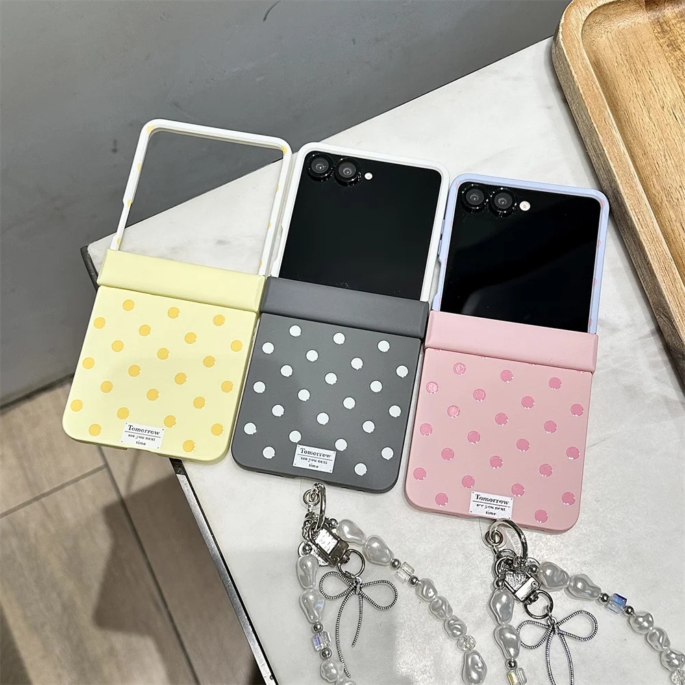 

INS Fashion Polka Dot Korean Cute Cases With Chain Phone Case for Samsung Galaxy Z Flip7 Flip6 Flip5 4 3 Flip6 7FE Cover Fundas