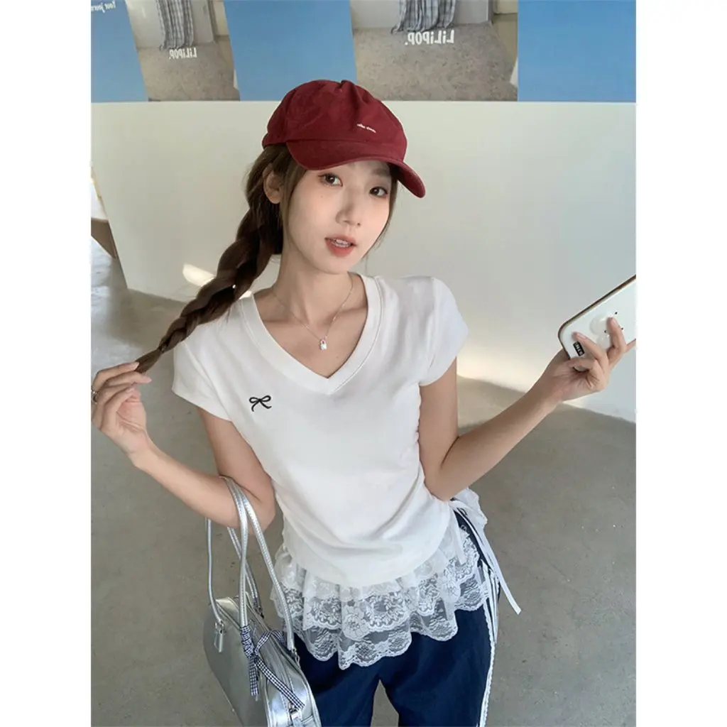 

Women's White V-neck T-shirt with Bow Detail Short Sleeve Shoulder Top Chic Pleated Waist Design for Spring/Summer