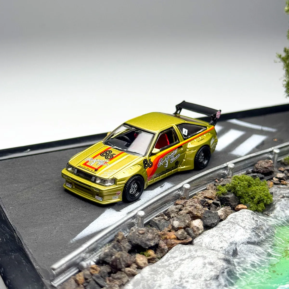 inno-1-64-scale-diecast-alloy-golden-toyota-ae86-toys-racing-cars-model-classics-nostalgia-adult-gifts-souvenir-static-display
