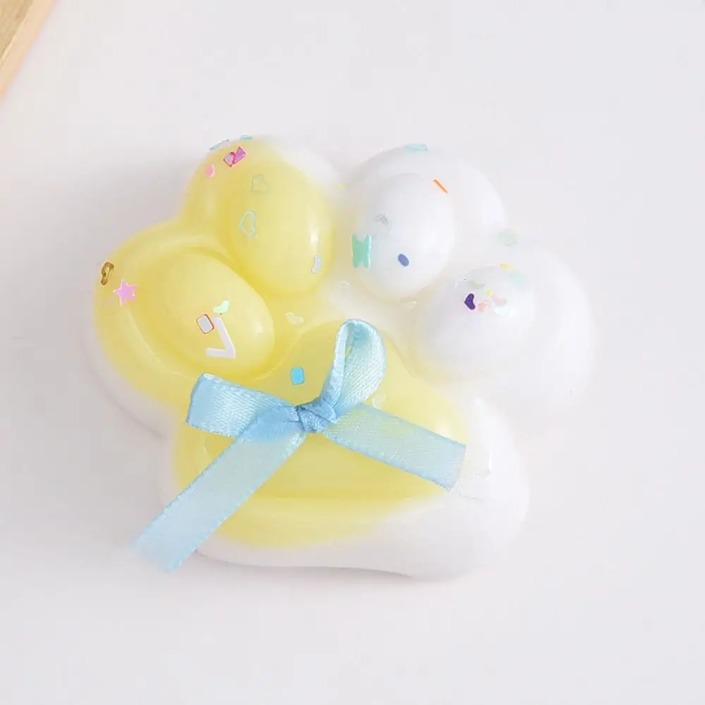 2 pz/set Interessante Morbida Zampa di Gatto Spremere Giocattolo TPR 3D Del Fumetto Agitarsi Giocattolo In Silicone Carino Zampa di Gatto Pizzico Giocattolo Scherzi Pratici