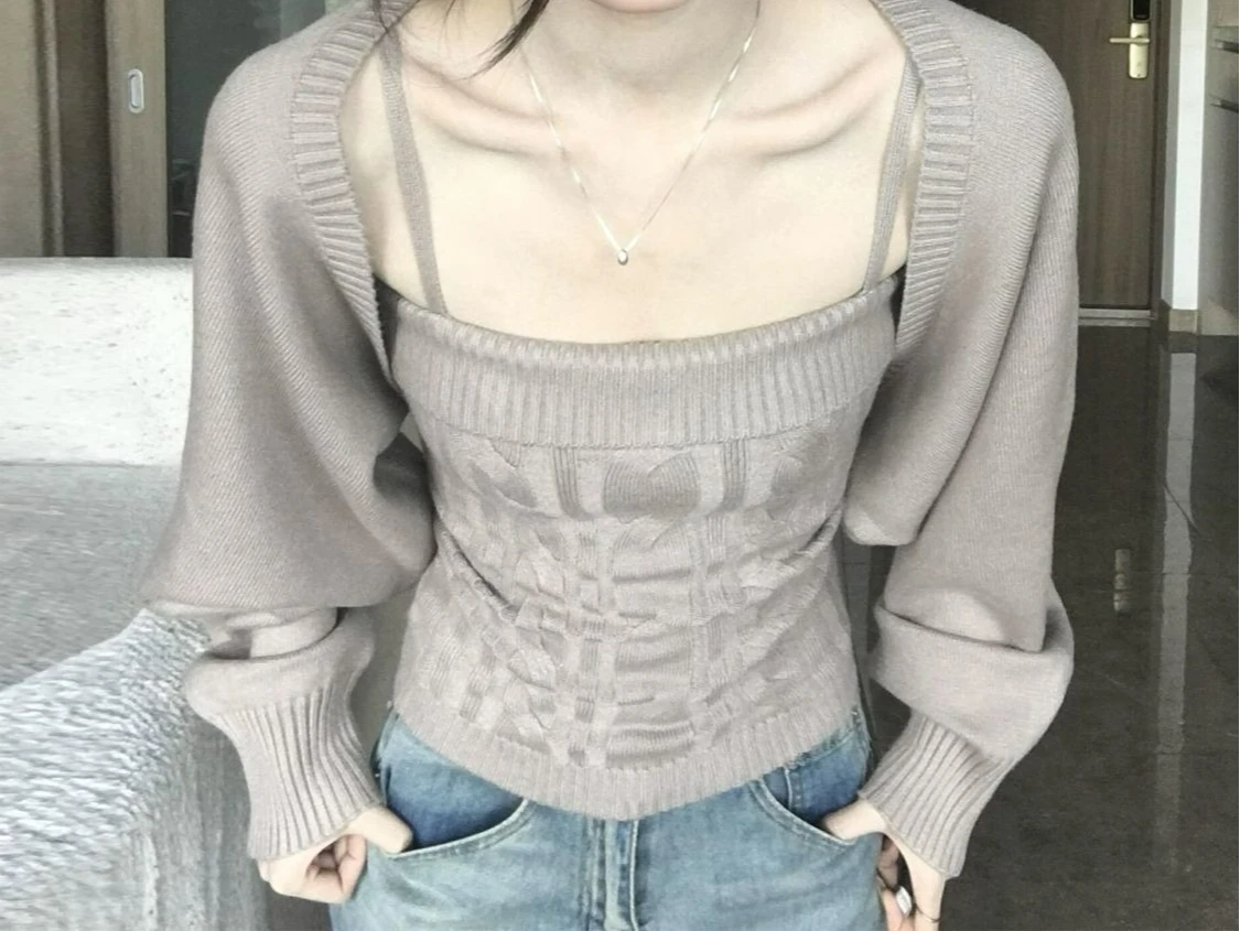 

Vintage Lantern Sleeve Knitted Sweater Women's Autumn and Winter Two-piece Set Twisted Sling Vest Lazy Wind Top