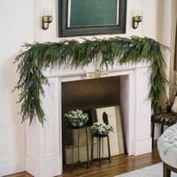 1 Realistic Norfolk Pine Artificial Wreath with Dense Green Branches and Pine Cones - Heavy-Duty Plastic Indoor/Outdoor Christmas Decorations Suitable for Doorways, Walls, Fireplace Mantels, and Porches - Easy to Hang, Maintenance-Free, Year-Round Use (No Batteries/Electricity Required) - Holiday Home Decor, Christmas Tree Ornaments, Thanksgiving Decorations, Outdoor Christmas Decorations