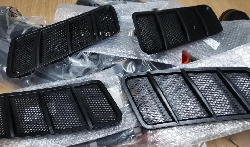 Suitable for Mercedes-Benz W164W166GL450ML300ML320ML350 cover grille air outlet ventilation net