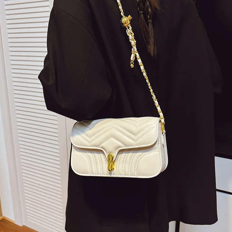 

2025 Fall Winter Korean-Style Quilted Chain Bag - Embroidered Thread 2-in-1 Shoulder Crossbody for Women