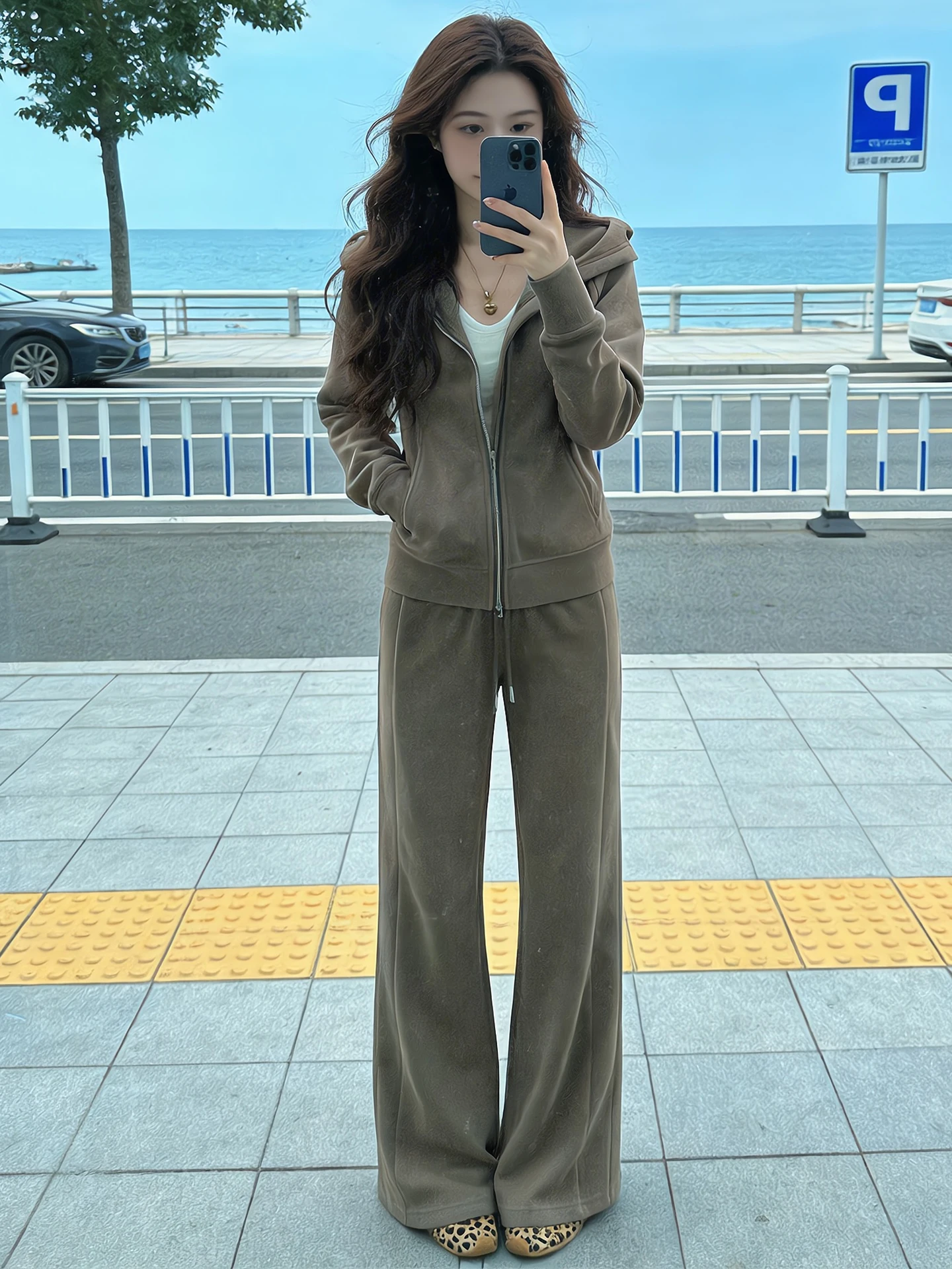 

Korean Style Women's Sportswear Set Casual Loose Fit Hoodie And Pants Two Piece Suite Spring Autumn Fashionable Comfortable