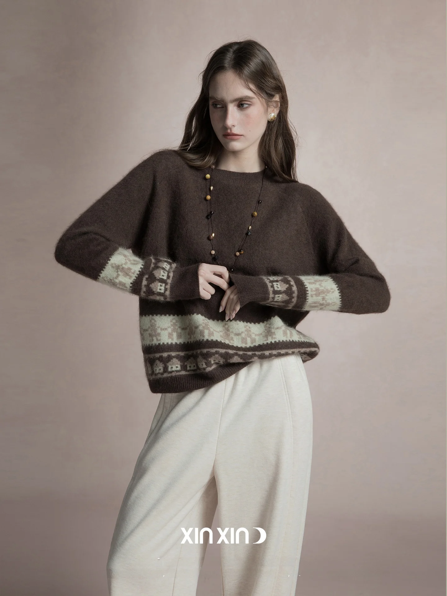 

Свитер Cloud Knit с отделкой из искусственного меха и вышивкой по низу, цвет орехового молока, повседневный, свободного кроя, из мягкой шерсти, женский топ