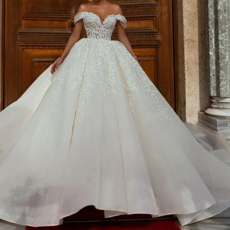 Vestidos de novia personalizados, vestidos de novia brillantes modernos con hombros descubiertos para mujer, nuevo tren de corte, apliques de princesa acampanados